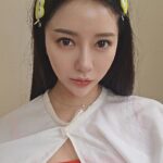 Pile Instagram - . 撮影もしてたよ、って投稿を しようかと😌 ヘアメイクは @maruni_hair いつもありがとうございます😌🌸 シンサにあるよ～！日本語可能です❤️ この日のメイクはさらさらストレート✨ ぜひいってね❤️ なんの撮影かは月末辺りからわかるとおもいます❤️ 撮影地は @ficklepickle_kr パスタとか全部美味しいので 梨泰院とか、東大門付近にお泊まりの場合はいってみて👌🏻🥹
