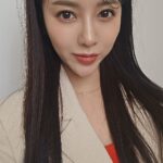 Pile Instagram - . 撮影もしてたよ、って投稿を しようかと😌 ヘアメイクは @maruni_hair いつもありがとうございます😌🌸 シンサにあるよ～！日本語可能です❤️ この日のメイクはさらさらストレート✨ ぜひいってね❤️ なんの撮影かは月末辺りからわかるとおもいます❤️ 撮影地は @ficklepickle_kr パスタとか全部美味しいので 梨泰院とか、東大門付近にお泊まりの場合はいってみて👌🏻🥹