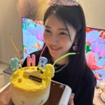Pile Instagram - . Welcome 36！！！！🫶🏻🫧 ひとまずご挨拶🤍 健康第一でいきましょう☺️🤍！！ . 日付が変わる瞬間にもけらけら笑える今の自分は過去の積み重ね💪🏻🫧 感謝感激です💛🤍🫧 ほかにも沢山メッセージもいただき 嬉しい日々です🩵🤍 . #hbd #bd #thanks #生日快樂 #생 일 #誕生日 #東京ばなな味　は限定だったのにありがとう🥺🍌 #31 #baskinrobbins #サーティワン