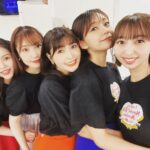 Pile Instagram - . 2日目！！❤️🧡💛💙🤍 変わらずたのしくて ありがとう！⭐ 見切れ席まで満員御礼で 上から横から光が落ちてきそうなくらい キレイでした～！ 杖ついても会おうね～🤣！！！ . いつでも何度でも青春していいじゃないか～！ . . . . #lovelive #ラブライブ #μʼsトークセッションday2 #μʼs #μs #ミはμsicのミ