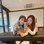 Pile Instagram - . 韓国でもピラティス！🧘‍♀️ 運動したくてたまらなかったので くっついてって受けました🤍 先生が可愛すぎだし、スタイルがよくて そして授業もすごくよかったので これから行き続けたいなと 考えております🤍 次の日には久々のじりじりの筋肉痛！ 日本の方もよくくるらしいです🤍🫧 @glow__pilates @glow_ddoni リンティーのDOT TEA も忘れずに💪🏻✨️ @@lingtea.jp . . #glowpilates #pilates #seoul #서울 #청담동 #필나 #ピラティス