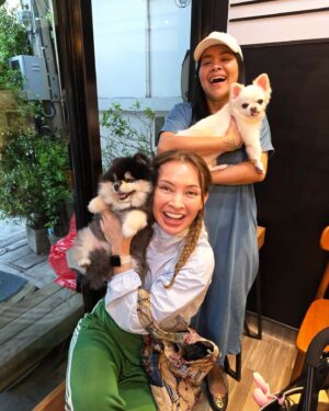 Pimonwan Hoonthongkam Instagram - เจ้ดีใจที่น้องต้าร์ดีวันดีคืน
และตั๊กกลับมามีชีวิตชีวาอีกครั้งนะจ๊ะ ♥️

ต้าร์จ๋าอย่าฉกป้าน๊าาา 😂