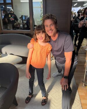 Piper Rubio Instagram - #Unstable NOW STREAMING on @netflix! Catch me guest starring in the first episode!🔬🧪🥼

Thank you so much to my amazing team!💚 @coasttocoasttalent @robinweinsteinloehr @bretloehrstudios