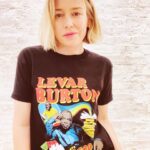Piper Perabo Instagram – Hey book lovers and advocates for education! I’m teaming up with @MoveOn and @levar.burton to push back against book bans that threaten our right to access diverse ideas. Let’s wear our values and fight for a world where books remain open and minds stay curious. 

Get your tee designed by @alexbnyc today and be part of the movement! LeVarSaysRead.com