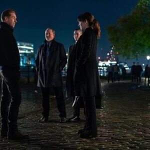 Piper Perabo Instagram - To the victor go the spoils.
The #Billions season 7 trailer drops tomorrow.

Repost from @sho_billions