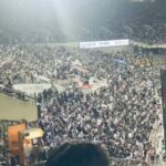 Piper Perabo Instagram - Korean baseball is wildly fun. fans sing like this just for an at bat. It’s way less expensive than a pro game in the States so whole families come, many different kinds of fried chicken and so many songs and cheers and sparkly steamer canons. Obviously I am now a @doosanbears.1982 fan. Go Bears! 🇰🇷⚾️🐻 Who’s a team you love? Anywhere in the world. Send me a pic of you cheering for them! #Korea #koreanbaseball #doosanbears #Seoul #southkorea🇰🇷 Oh and thank you Louis for the pic 📸
