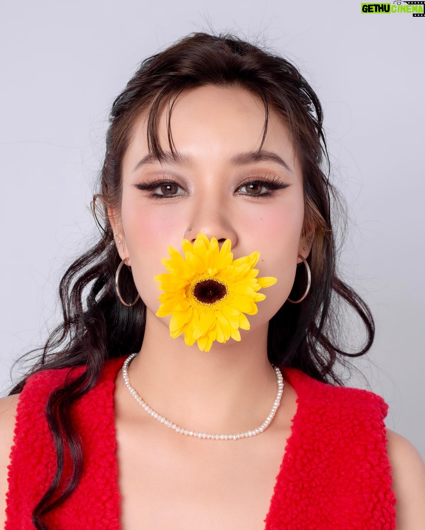 Pitchaporn Kirdpan Instagram - 🐦🔥 Mua : @pairwa_makeup @partymakeup Hair : @momo6kk Clothes @thesrt_studio Photography : @pran.studio