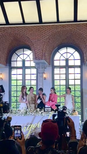 Piyathida Mittiraroch Instagram - Champagne shower🍾💦