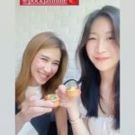 Piyathida Mittiraroch Instagram - พาสาวน้อย @didi_anna มา Afternoon Tea กับป้าป้อม @kwantipdevakula ที่ 137 Pillars by เชฟเพนนี @pennythechef ทุก weekend ตลอดเดือนนี้ค่ะ😊🫖🍰🇬🇧