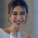 Piyathida Mittiraroch Instagram - Exclusive Talk กับ 5 นักแสดงนำจากซีรีส์ ‘เปลือกรักปมลวง Hangout’ “ป๊อก-ปิยธิดา”, “โดนัท-มนัสนันท์”, “แพนเค้ก-เขมนิจ”, “ขวัญ-อุษามณี” และ “ชิปปี้-ศิรินทร์” กะเทาะเปลือกกับบทบาทที่ได้รับ พร้อมพูดคุยเบื้องหลัง ที่ไม่เคยเปิดเผยที่ไหน 🍷 รับชมฉบับเต็มได้เร็ว ๆ นี้ ที่ MONOMAX ‘เปลือกรักปมลวง Hangout’ สตรีมได้แล้ววันนี้ และทุกวันศุกร์ ทางแอปพลิเคชัน MONOMAX ที่เดียวเท่านั้น! 🎬 รับชมได้ทาง : https://www.monomax.me/qr/dLCn #เปลือกรักปมลวง #HangoutSeries #MONOMAX #MonoOriginal #ป๊อกปิยธิดา #ขวัญอุษามณี #แพนเค้กเขมนิจ #โดนัทมนัสนันท์ #ชิปปี้ศิรินทร์ #โอมอัชชา #สมาร์ทกฤษฎา #ฮัทจิรวิชญ์ #เป๊กเปรมณัช