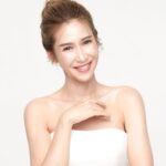 Piyathida Mittiraroch Instagram - ป๊อกว่า ป๊อกเป็นคนหนึ่งที่ไม่ยอมแก่ ไม่ยอมให้ใครมาบอกว่าเป็นมนุษย์ป้า เราอยากสวยแบบเรา เราอยากดูเด็กลงกว่าวัย เราอยากสุขภาพผิวดี และนี่น่าจะเป็นเหตุผลหลักที่ ป๊อกเชื่อว่า "การลงทุนซื้อสกินแคร์ดีๆ มันสำคัญ" "เพราะป๊อกอยากให้ผิวของคุณยิ้มได้ แบบที่ป๊อกก็เป็น " #ครีมหมอกุ้ง #Inaclearcream #KVKXThailand #ปีที่2