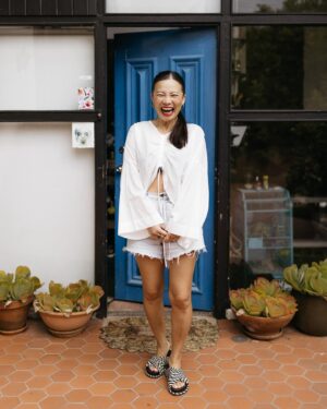 Poh Ling Yeow Instagram - There’s a wondrous quality to the Adelaide home – full to the brim with treasures – of MasterChef Australia’s new judge, Poh Ling Yeow (@pohlingyeow) 🌟

For the multitalented cook and artist, beauty can be found in everyday items that some might overlook as obsolete or mundane.

“My house has become a bit of a canvas,” she says. “I guess it’s a bit of an unconventional space. But I need to be surrounded by beauty. That’s a huge part of my life philosophy,” she reflects.

“I love repurposing things, and it’s very much how I live my life – even with food.”

Visit the 🔗 in our bio for a full tour of Poh’s treasure-filled home.