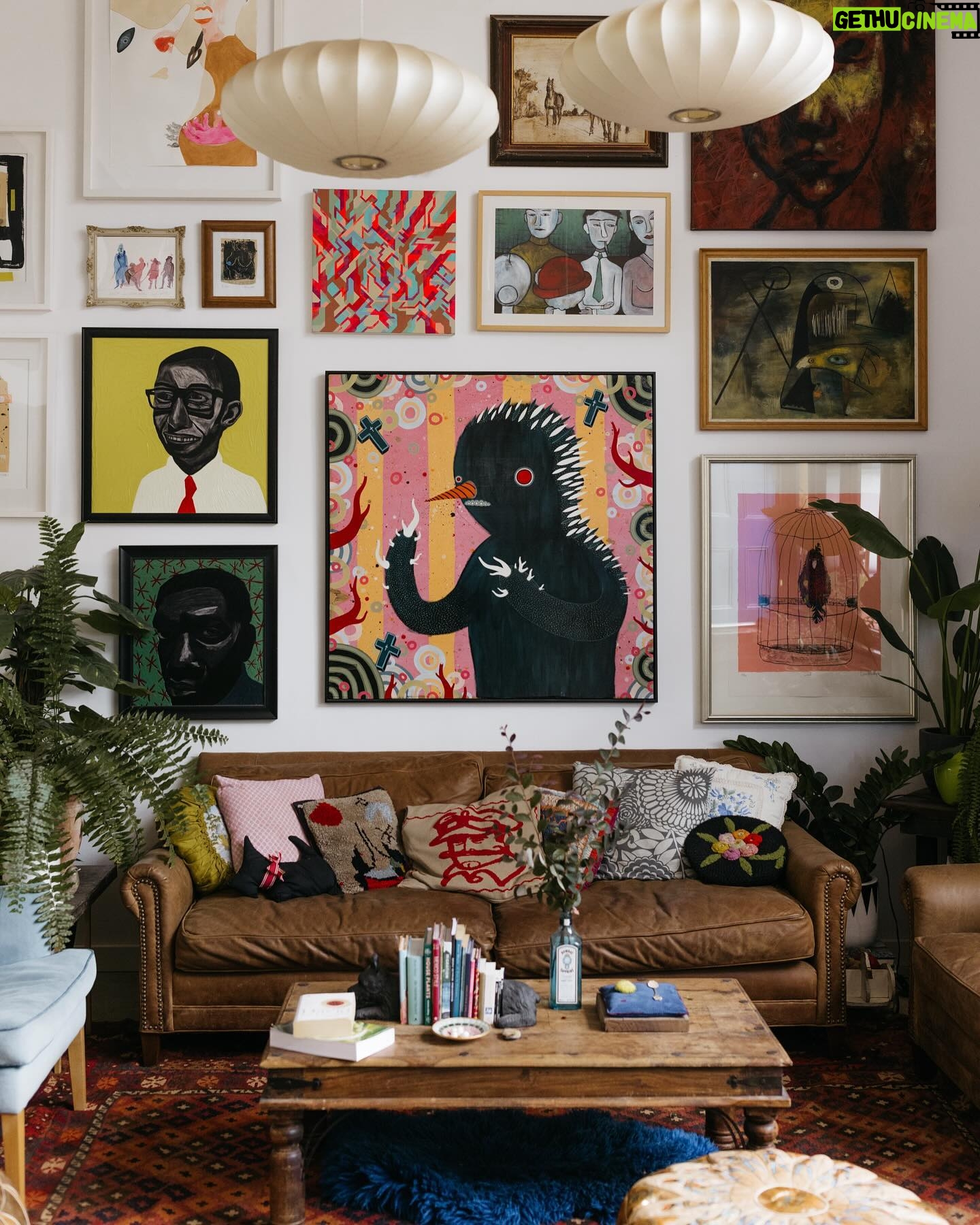Poh Ling Yeow - 5.6K Likes - There’s a wondrous quality to the Adelaide home – full to the brim with treasures – of MasterChef Australia’s new judge, Poh Ling Yeow (@pohlingyeow) 🌟
For the multitalented cook and artist, beauty can be found in everyday items that some might overlook as obsolete or mundane.
“My house has become a bit of a canvas,” she says. “I guess it’s a bit of an unconventional space. But I need to be surrounded by beauty. That’s a huge part of my life philosophy,” she reflects.
“I love repurposing things, and it’s very much how I live my life – even with food.”
Visit the 🔗 in our bio for a full tour of Poh’s treasure-filled home.