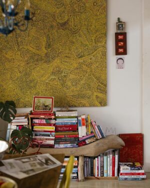 Poh Ling Yeow Instagram - There’s a wondrous quality to the Adelaide home – full to the brim with treasures – of MasterChef Australia’s new judge, Poh Ling Yeow (@pohlingyeow) 🌟

For the multitalented cook and artist, beauty can be found in everyday items that some might overlook as obsolete or mundane.

“My house has become a bit of a canvas,” she says. “I guess it’s a bit of an unconventional space. But I need to be surrounded by beauty. That’s a huge part of my life philosophy,” she reflects.

“I love repurposing things, and it’s very much how I live my life – even with food.”

Visit the 🔗 in our bio for a full tour of Poh’s treasure-filled home.