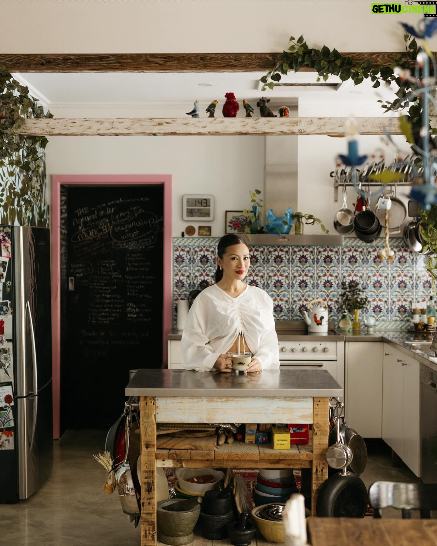 Poh Ling Yeow - 5.6K Likes - There’s a wondrous quality to the Adelaide home – full to the brim with treasures – of MasterChef Australia’s new judge, Poh Ling Yeow (@pohlingyeow) 🌟
For the multitalented cook and artist, beauty can be found in everyday items that some might overlook as obsolete or mundane.
“My house has become a bit of a canvas,” she says. “I guess it’s a bit of an unconventional space. But I need to be surrounded by beauty. That’s a huge part of my life philosophy,” she reflects.
“I love repurposing things, and it’s very much how I live my life – even with food.”
Visit the 🔗 in our bio for a full tour of Poh’s treasure-filled home.