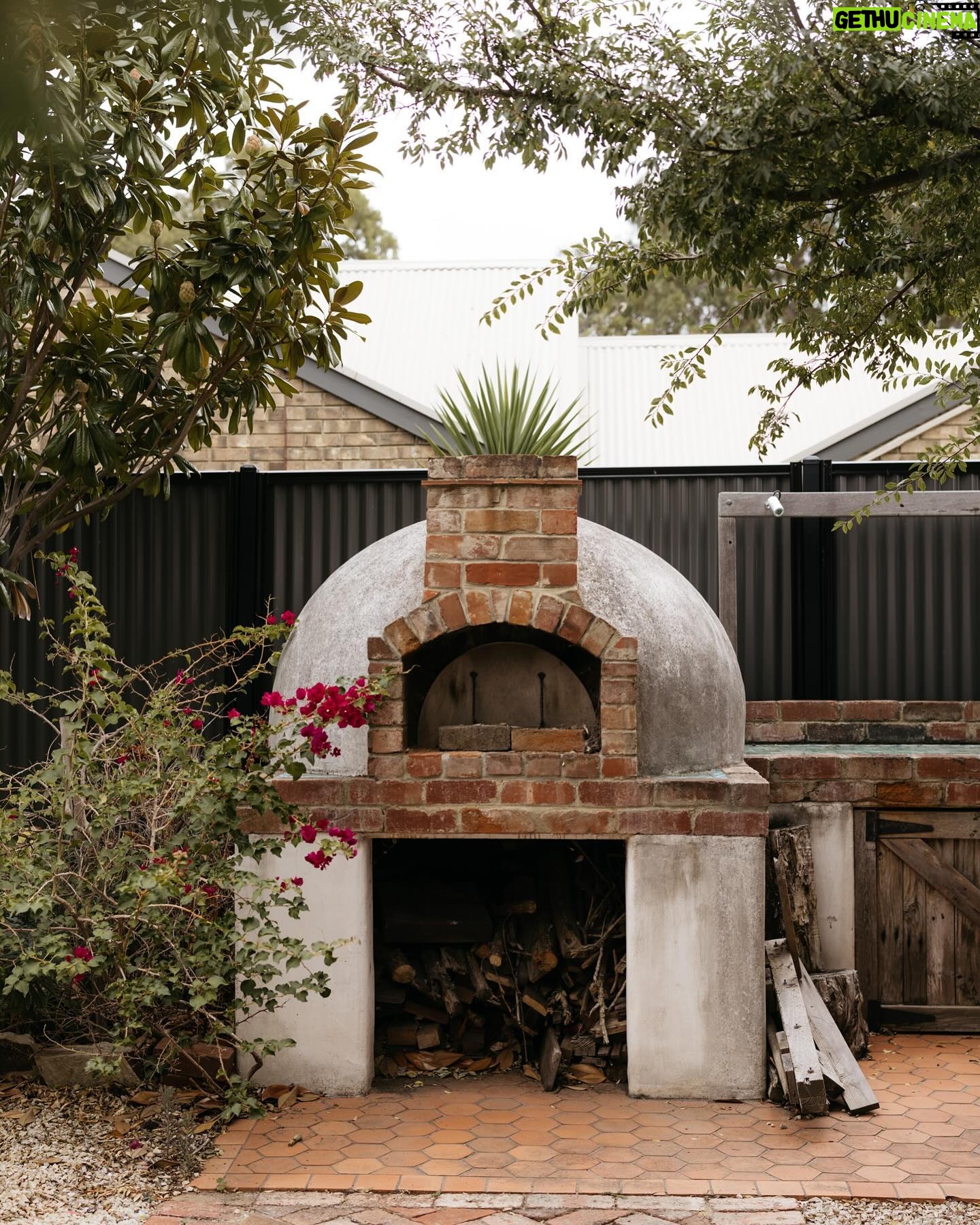 Poh Ling Yeow - 5.6K Likes - There’s a wondrous quality to the Adelaide home – full to the brim with treasures – of MasterChef Australia’s new judge, Poh Ling Yeow (@pohlingyeow) 🌟
For the multitalented cook and artist, beauty can be found in everyday items that some might overlook as obsolete or mundane.
“My house has become a bit of a canvas,” she says. “I guess it’s a bit of an unconventional space. But I need to be surrounded by beauty. That’s a huge part of my life philosophy,” she reflects.
“I love repurposing things, and it’s very much how I live my life – even with food.”
Visit the 🔗 in our bio for a full tour of Poh’s treasure-filled home.