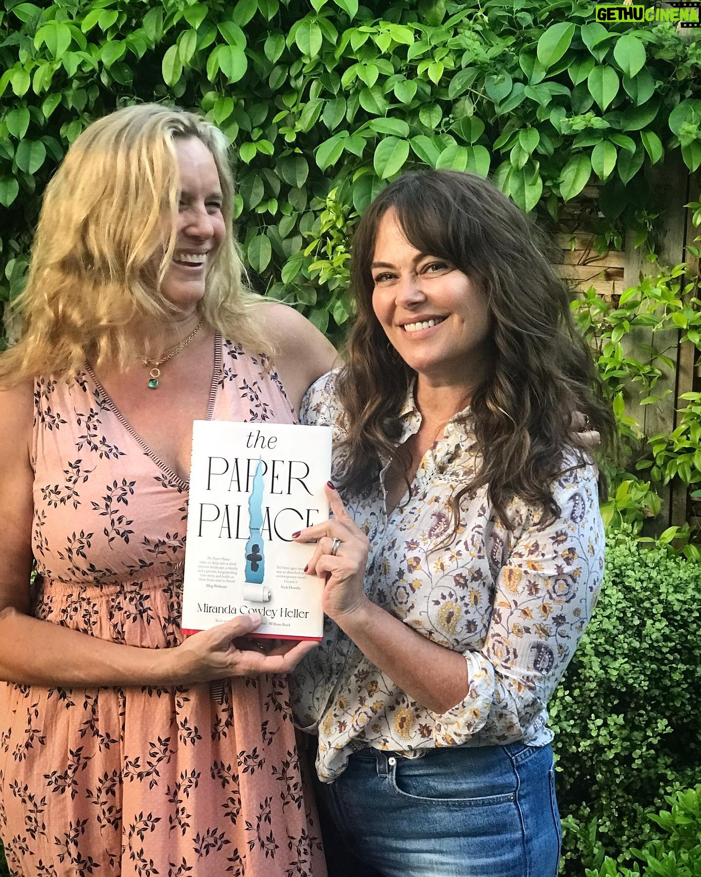 Polly Walker - 5K Likes - Dinner with one of my favourite people ever! The talented @mirandacowleyhellerauthor. Her excellent first novel, The Paper Palace is out August 8th.
#dinnerwithfriends #friday #fridayfriends #weekendvibes #weekendsreads #goodreads #thepaperpalace #capecod #lovestory #penguinbooks #bridgertonsonnetflix