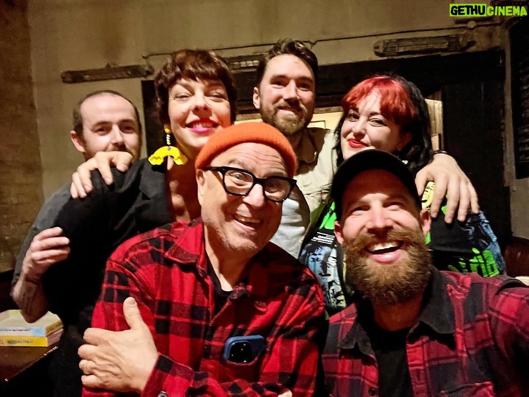 Pollyanna McIntosh Instagram - An absolute thrill to be joined by @pollyannamcintosh & @bobcatgoldthwait last night at the club! 🤩🤩🤩 We’re starting a new-wave indie rock band “Lighthouse Lumber Party” 🤟 @whatascream @vinnymccomedy @mullarkeycomedy @damianclark #dublin #comedy