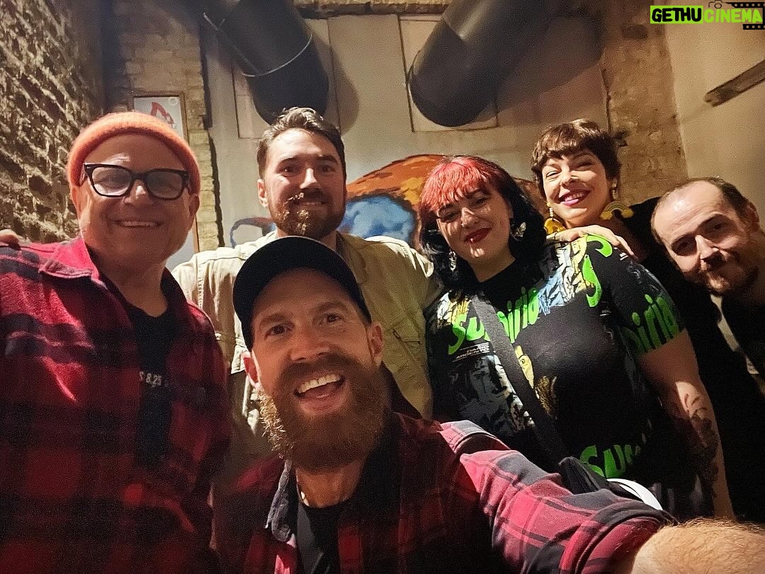 Pollyanna McIntosh Instagram - An absolute thrill to be joined by @pollyannamcintosh & @bobcatgoldthwait last night at the club! 🤩🤩🤩 We’re starting a new-wave indie rock band “Lighthouse Lumber Party” 🤟 @whatascream @vinnymccomedy @mullarkeycomedy @damianclark #dublin #comedy