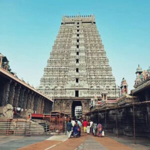 Pooja Murthy Instagram - GOD: With faith, discipline and selfless devotion to duty, there is nothing worthwhile that you cannot achieve✨
.
.
.
.
.
Day one of karthigai masam 🙏 feeling blessed at Thiruvannamalai with @pooja.murthy.official