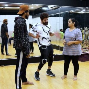 Pooja Murthy Instagram - Baladitya and Pooja bring hilarious fun to their dance practice sessions. Don't miss their incredible performances on Neethone Dance 2 every Saturday and Sunday at 9:00 PM only on Star Maa!😄😄
#NeethoneDance2 #StarMaa #adija