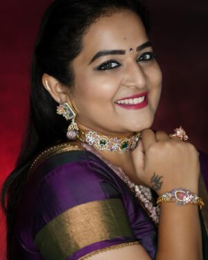 Pooja Murthy Instagram - Understanding is an art n not everyone is an artist, this is your journey of life, don’t try to explain it to others, because only u know what u are going through ☺️😇

Pc: @chitra_palani_photography 
Jewellery: @emmadi_silver_jewellery_hyd