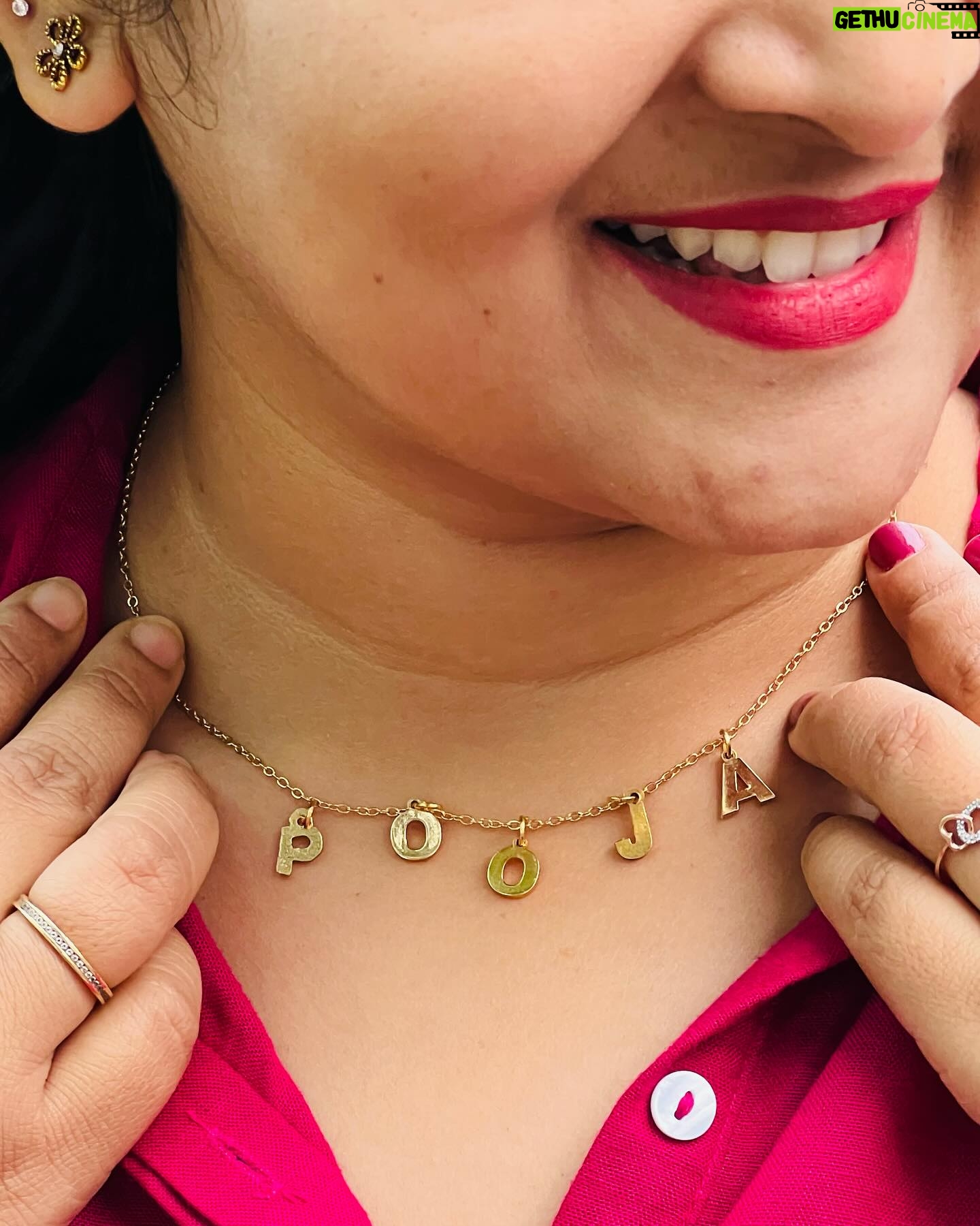 Pooja Murthy - 2.3K Likes - True elegance for me is the manifestation of an independent mindšElegance isn't solely defined by what you wearāŗļøIt's how you actually carry yourself š„°
Beautiful customised name neck piece by @anscollection7 š
Pc: @chitra_dev_palani @chitra_palani_photography