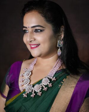Pooja Murthy Instagram - I bid farewell to 2023 with a heart full of emotions n memories, ready to step into 2024 into a new chapter with dreams aspirations and an open heart. Wishing nothing bt d best in dis New Year. “Happy New Year 2024”

Jewellery: @emmadi_silver_jewellery_hyd 
Pc: @chitra_palani_photography