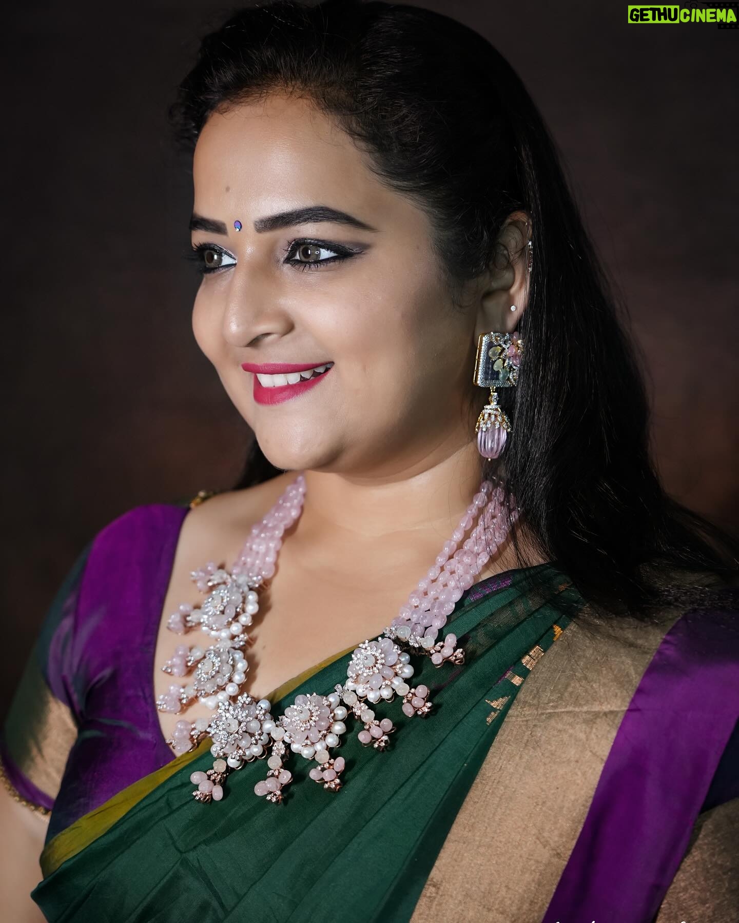 Pooja Murthy - 7.2K Likes - I bid farewell to 2023 with a heart full of emotions n memories, ready to step into 2024 into a new chapter with dreams aspirations and an open heart. Wishing nothing bt d best in dis New Year. āHappy New Year 2024ā
Jewellery: @emmadi_silver_jewellery_hyd
Pc: @chitra_palani_photography
