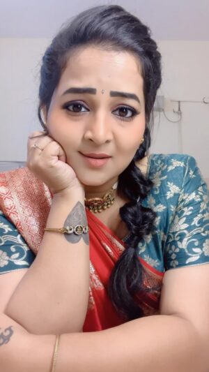 Pooja Murthy Instagram - ❤️

Thank u for dis Beautiful saree 💝 @sahasraadesigners 
Hairstyle @nagmakeovers