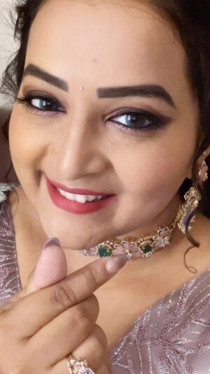 Pooja Murthy Instagram - 🥰 If u start becoming thankful for what u have, instead of complaining about what u don’t, then happiness is d only emotion u feel 😇

Outfit: @sravani_desu ❣️ 
Jewellery: @emmadi_silver_jewellery_hyd ❣️