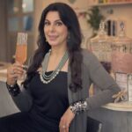 Pooja Bedi Instagram - A toast to immunity with crystal infused water at my wellness cafe in Anjuna, Goa.❤️ @happysoulcafe_goa Btw.. Can u spot 2 dragonflies?? And cheers to the team that make these minuets happen. @shashang_iyer : photo @seerathmystique : hair & make-up @dailyvoguejewellery for the glam.