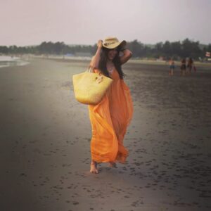 Pooja Bedi Instagram - Free your Spirit!! 

What makes u happy? 

@shashang_iyer 
@seerathmystique