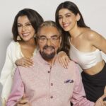 Pooja Bedi Instagram - 3 generations of the unstoppable Bedi family .. along with unstoppable laughter on the @kapilsharma show this sunday at 9.30 pm. My outfit by @abujanisandeepkhosla @abujani1 @sandeepkhosla Jewellery @anmoljewellers @ikabirbedi @alayaf @sonytvofficial @team.kapilsharma @aafreenmakeupandhair ❤️ For my hair and make up