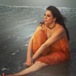 Pooja Bedi Instagram - Free your Spirit!! What makes u happy? @shashang_iyer @seerathmystique