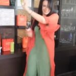 Pooja Bedi Instagram - Are u happy... Mind Body & Soul? Starting this month a series of fun-filled fact-filled videos to help you live the happiest & healthiest life. Always keep a smile on your lips and a bounce in your step. @happysoullifestyle @happysoul_kannur Thank you @aafreenmakeupandhair For the stunning make up @rekhahariyani26 For the awesome hairstyling And @_omar.f_ @megna.mukherjee for this cute, impromptu BTS edit . I love it❤️
