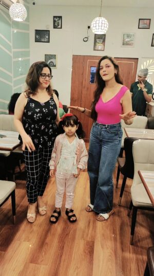 Pooja Joshi Arora Instagram - Waiting for the food like 
💃💃💃💃