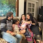 Pooja Joshi Arora Instagram - Life is blissful when we are with family. Love you Pooja @poojajoshiarorareal @maanish_arora #lataasaberwal