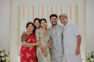 Pooja Kannan Instagram - Bigger family , fuller hearts and too much love that my heart can’t contain ❤️
21.01.2024 💍❤️

@momentousfotography