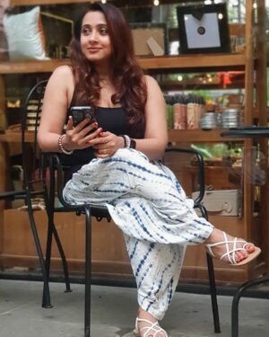 Poojitha Instagram - Stay soft, it looks beautiful on you ❤️

PC : @dia_actress