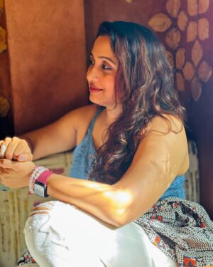Poojitha Instagram - For those of you who feel I need to loose weight , i feel the same :) 

Photo : @aparnathomas 

#goodvibes #goodevening #happy #peace #chill