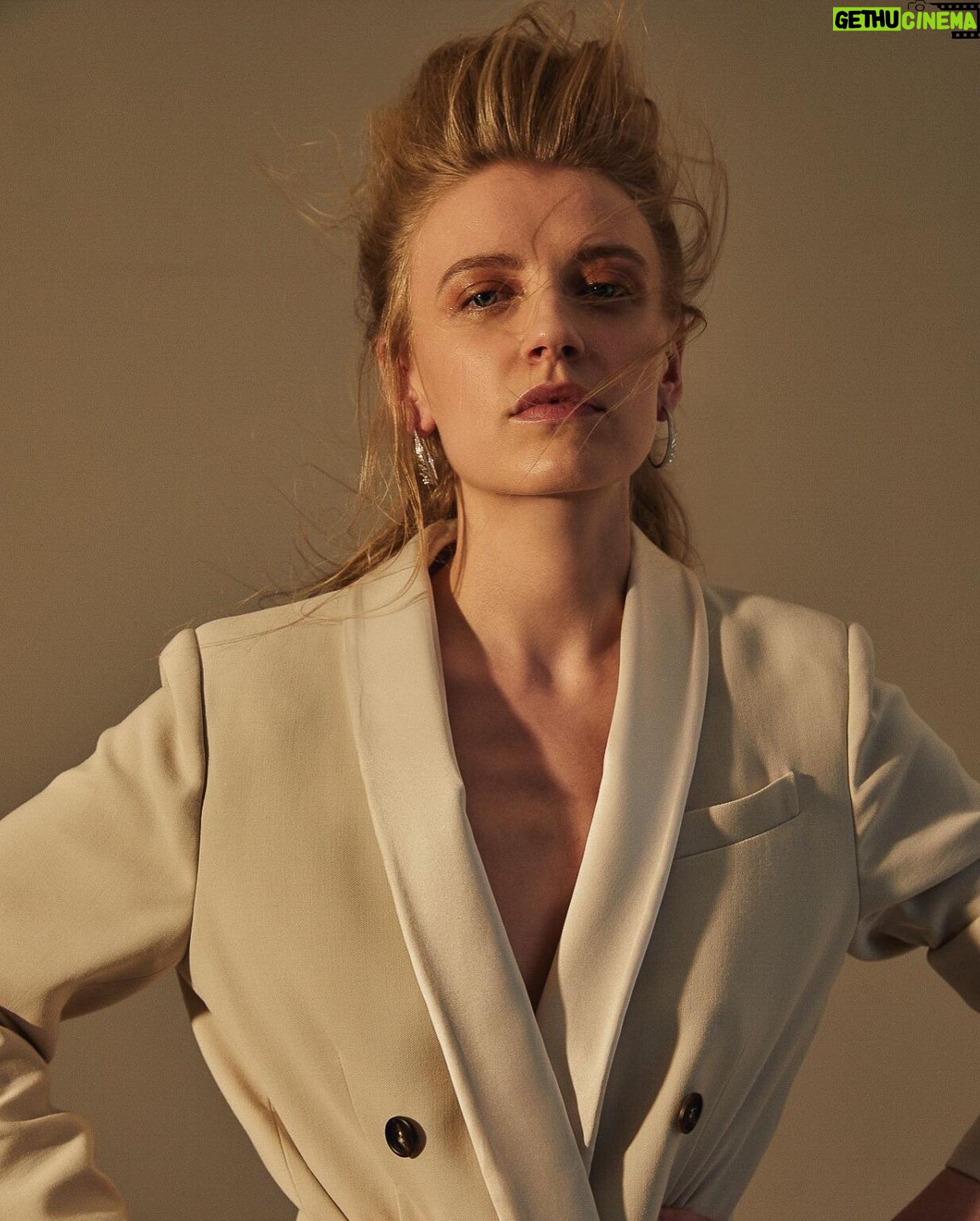 Poppy Lee Friar - 2.8K Likes - @1883magazine Thank you for a delightful shoot and interview (link in bio). @klarawaldbergphotos @harrietnicolsonstylist @hannahdaviesmakeup @louisbyrneiciaiw ❤️ #tokillamockingbird #westend #fashion #acting #london