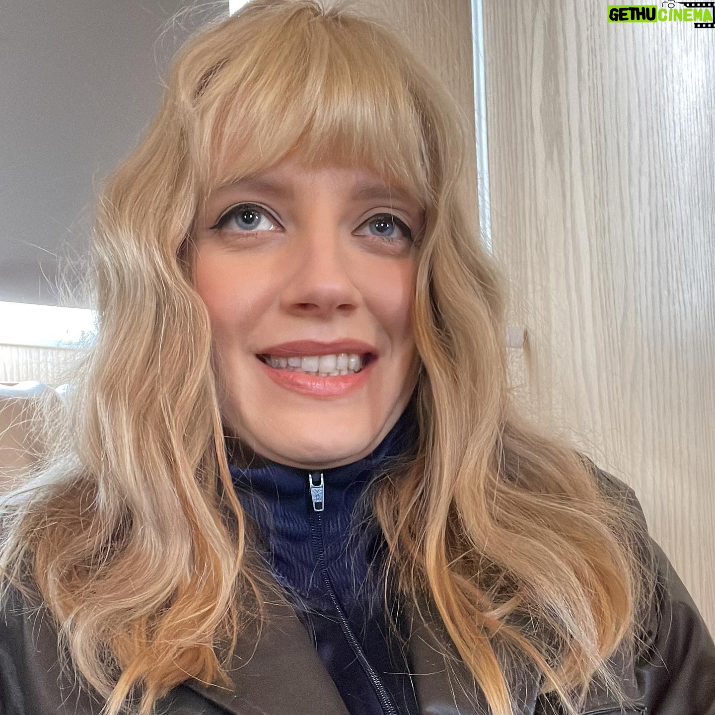Poppy Lee Friar - 1.9K Likes - Pic 4 is me inside when the AD says “they might not get to you today”… 🤣
#dominoday #actors #filming #bts #bbc #newseries