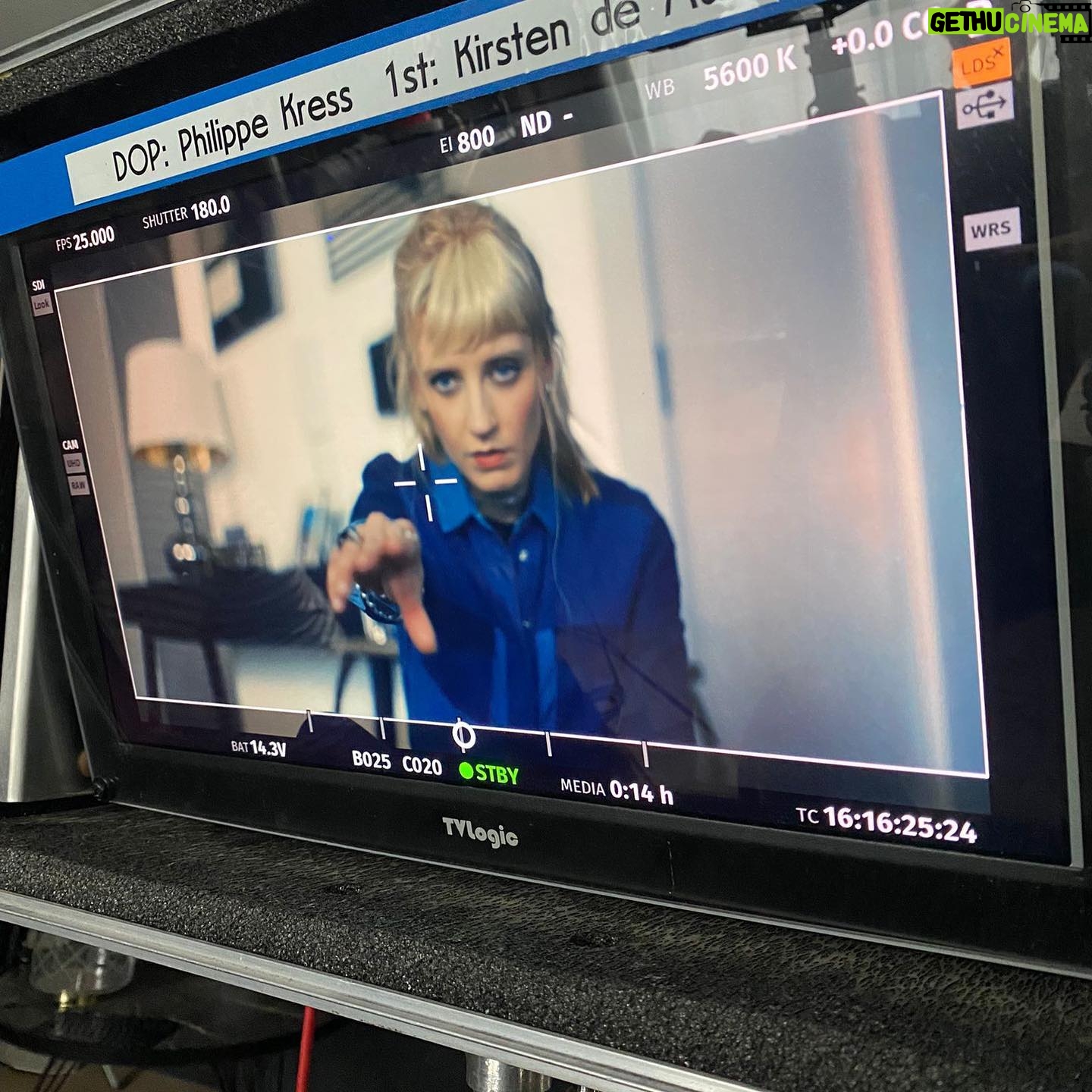 Poppy Lee Friar - 1.9K Likes - Pic 4 is me inside when the AD says “they might not get to you today”… 🤣
#dominoday #actors #filming #bts #bbc #newseries