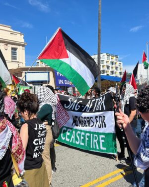 Poppy Liu Instagram - i love unions and i love palestine and i love organizing with my fellow union workers to urge our guild leadership to demand an immediate and permanent ceasefire in gaza 🍉🍉🍉

“Until our Guild leadership is ready to do so, we will continue to call out our industry’s blindspots—rooted in American exceptionalism, racism, xenophobia, and war-industry propaganda. A better storytelling business is possible, and we can build it anew together.”

@sagaftramembersforceasefire @filmworks4pal @jvp.la