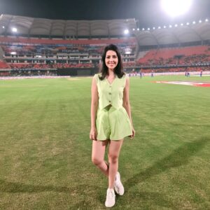 Poppy Jabbal Instagram - Match....ing the grass
