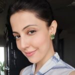 Poppy Jabbal Instagram - Heyyyyyyyy you shall I cut my hair short again ???