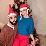 Poppy Jabbal Instagram - The season of Joy !! 🔔 Jingle mingle all the way..... Oh...what fun it is ...... Merry Christmas 🎅 🎄 ❤️ ♥️ #merrychristmas Christmas Knitted by mom🥰
