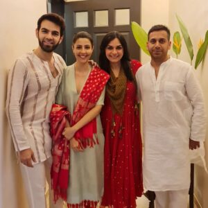 Poppy Jabbal Instagram - A few moments from the Diwali party .....
@karanvgrover

I missed out on pics with so many friends n family ...

#diwali #diwaliparty