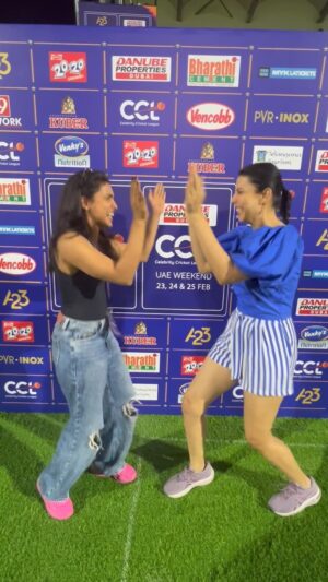 Poppy Jabbal Instagram - @poppyjabbal and @samyuktha_hegde rock out for the @karnatakabulldozersccl 

@danubeproperties Presents CCL UAE Weekend

#CCL2024 starts from February 23rd - March 25th and will be Live on JioCinema and Sony Ten 5.

#A23 #Parle2020 #CCLSeason10 #DanubeCCLUAE #TruckersUAE #CCLUAE #Chalosaathkhelein #CCLonJioCinema #CelebrityCricketLeague #JioCinema

@a23rummy @parle2020cookies 
@danubeproperties @bharathicementofficial @officialjiocinema @sonysportsnetwork @ccl.uae @truckersuae
